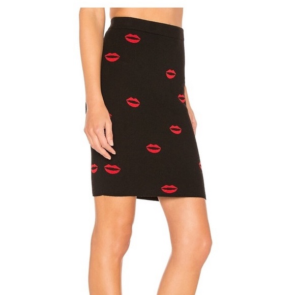 Lips Skirt 👄 - Picture 6 of 6